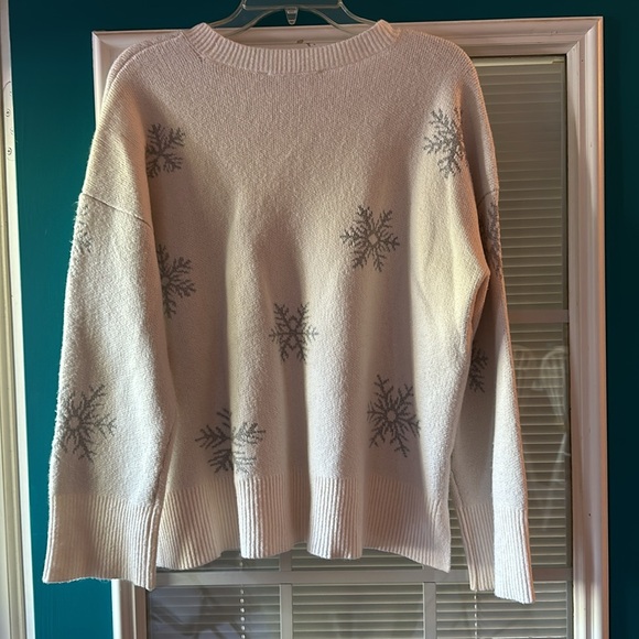 LOFT Snowflake White and Silver Sweater Size LP - Picture 2 of 6